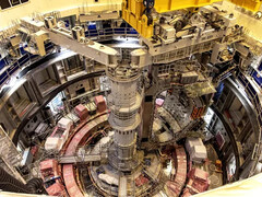 Il carbonio liquido creato da laser intensivi offre un nuovo percorso per gli ablatori a fusione. Nella foto: Il pozzo tokamak di ITER (Fonte immagine: ITER)