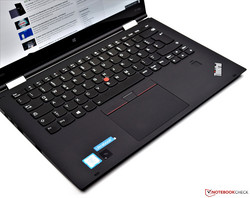 La tastiera e il Trackpoint del Lenovo ThinkPad Yoga X1 (2nd Gen)