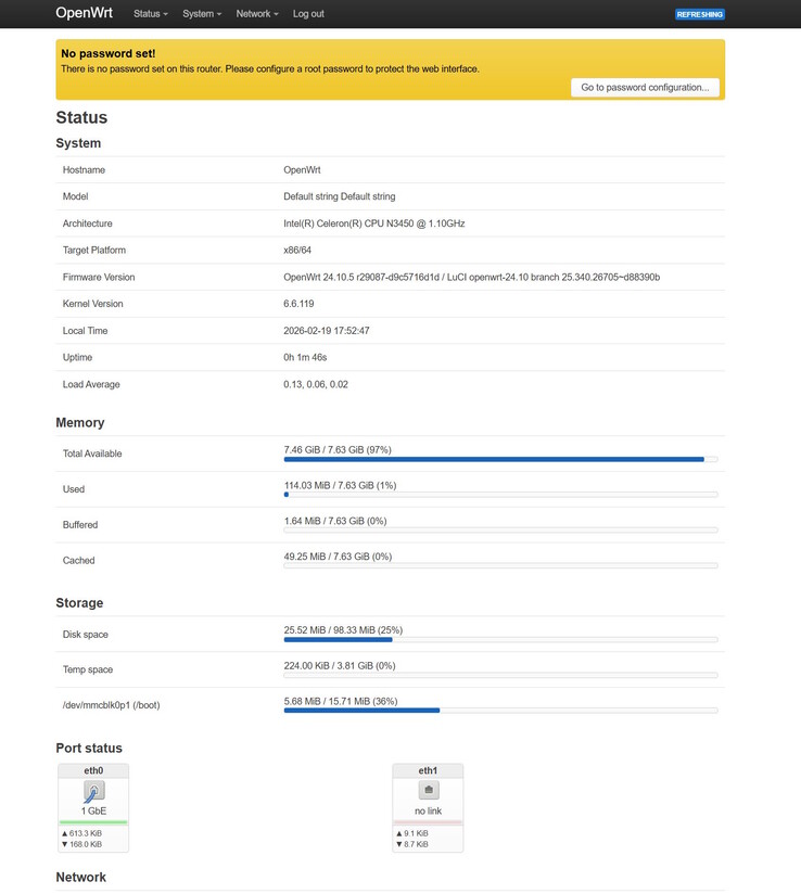 Abbiamo effettuato l'accesso a OpenWRT tramite browser - non dimentichi di impostare una nuova password