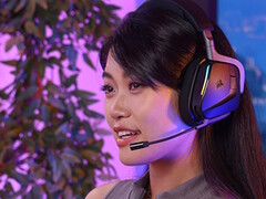 La serie di cuffie da gioco Corsair Void V2 Max Wireless offre ai giocatori connessioni simultanee a 2,4 Ghz e Bluetooth con audio spaziale Dolby Atmos. (Fonte: Corsair)