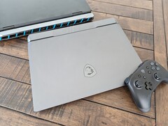 MSI Vector 16 HX aggiorna il potente computer portatile da gioco di 2024 con l'hardware più recente di Intel e Nvidia. (Nella foto qui sopra, l'MSI Vector 16 HX di 2024.) (Fonte: Notebookcheck)