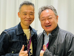 Un'immagine di Shuhei Yoshida con Keiji Inafune.