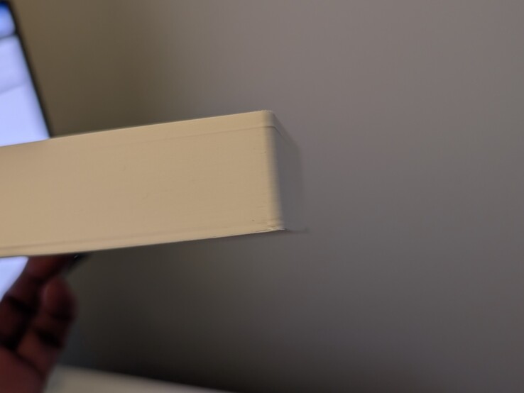 La deformazione della base che si trovava sulla piastra di costruzione.