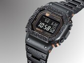 L'MRG-B5000HT-1 utilizza un LCD negativo per abbinarsi alla sobria finitura grigio scuro del rivestimento DLC (fonte: Casio)