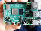 Sono necessari solo 25$ e un SSD NVMe (Image source: Estefannie Explains It All)