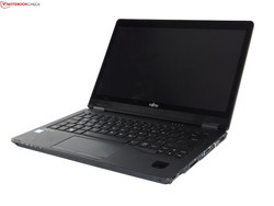 Recensione: Fujitsu Lifebook P727. Modello fornito da Fujitsu Germany.