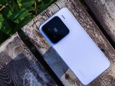 Lo Xiaomi 17 succederà direttamente allo Xiaomi 15. Nella foto - Xiaomi 15 (Fonte: Vetrax Arrogant TV su Weibo)