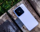 Lo Xiaomi 17 succederà direttamente allo Xiaomi 15. Nella foto - Xiaomi 15 (Fonte: Vetrax Arrogant TV su Weibo)