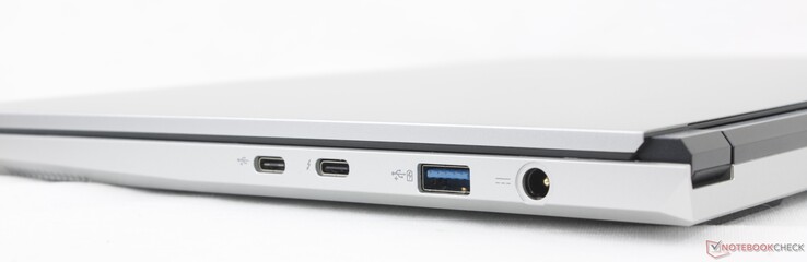 A destra: USB-C 3.2 Gen. 2 con Power Delivery, USB-C Thunderbolt 4 con DisplayPort 2.1 + Power Delivery, USB-A 3.2 Gen. 2, adattatore CA