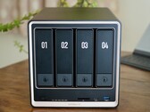 Il NASync DXP4800 GT di Ugreen presenta un nuovo telaio nero e oro