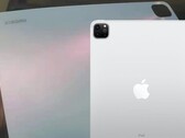 Lo Xiaomi Mi Pad 5 è stato chiaramente ispirato da Apple's iPad Pro per quanto riguarda il design. (Fonte immagine: WHYLAB/Apple - modificato)