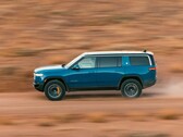 La R1S di Rivian sembra essere in grado di percorrere 410 miglia con una sola carica, se equipaggiata con una batteria Max. (Fonte: Rivian)