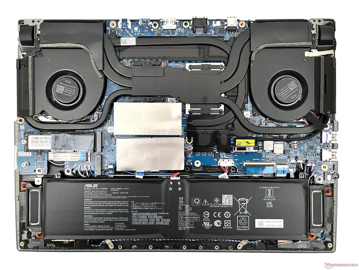 Interno di Asus ROG Strix Scar 15 G533ZW