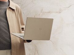 Lo Zenbook A16 è disponibile solo nel colore Zabriskie Beige per ora.
