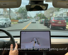 La modalità Full Self-Driving di Tesla in azione (immagine: Fabian Luque/YouTube)