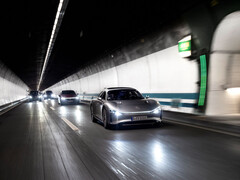 La concept car elettrica VISION EQXX ha percorso oltre 1.000 km (~621 miglia) con una sola carica. (Fonte: Mercedes-Benz)