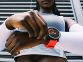 Il CMF Watch 3 Pro presenta un sorprendente design rotondo, disponibile in opzione con un cinturino arancione. (Fonte immagine: Nothing)