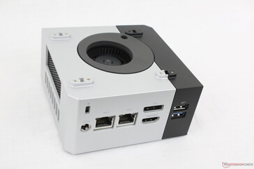 Fondo con copertura metallica esterna rimossa