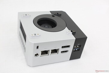 Fondo con copertura metallica esterna rimossa