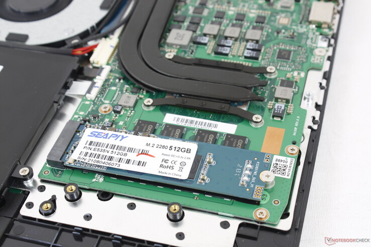 Lo slot M.2 SATA 2280 non è compatibile con le unità NVMe. Non ci sono opzioni secondarie interne