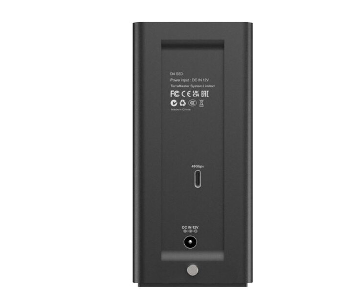 La D4 è dotata di USB Type-C e di una connessione di alimentazione (Fonte: TerraMaster)