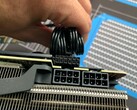 Molex Micro-Fit 3.0 12-pin connector non sarà compatibile con gli attuali standard (Image Source: Techpowerup)
