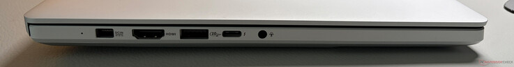 Lato sinistro: Alimentazione, HDMI 2.1 FRL, USB-A 3.2 Gen 2 (10 GBit/s), USB-C 4.0 con Thunderbolt 4 (40 GBit/s, modalità alternativa DisplayPort 2.1, Power Delivery 3.0), audio da 3,5 mm