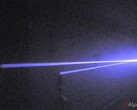 Il laser rimbalza avanti e indietro (Fonte immagine: AlphaPhoenix; screenshot)