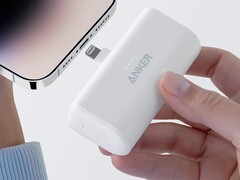L'Anker 621 Power Bank (connettore integrato Lightning, 12W) è arrivato negli Stati Uniti e nel Regno Unito. (Fonte: Anker)