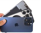 Si dice che la batteria dell'iPhone 15 Pro di Apple duri più a lungo di quanto inizialmente pubblicizzato. (Immagine: iFixit)