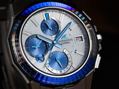 Il Casio OCW-S6000PB-7AJF (nella foto) presenta una lunetta in zaffiro, tagliata con 24 sfaccettature sulla parte superiore e 48 sui lati. (Fonte: Casio)