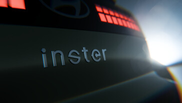 La parte posteriore della prossima Inster prende sicuramente spunto dalla recente rinascita retrò. (Fonte: Hyundai)
