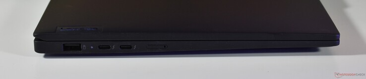 sinistra: USB-A 3.2 Gen 1, 2x Thunderbolt 4, nanoSIM