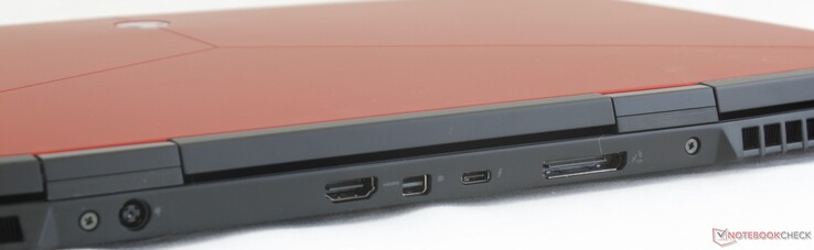 Lato posteriore: HDMI 2.0, mini-DisplayPort 1.3, Thunderbolt 3, porta amplificatore grafico Alienware, alimentazione AC