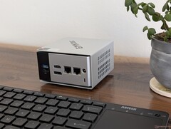 L'M8 sfoggia il nuovo design dello chassis di GMK, ma con una CPU AMD più vecchia per mantenere i prezzi bassi (fonte: Notebookcheck)