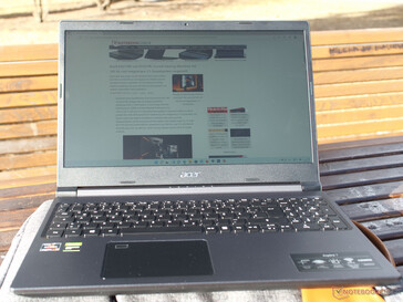 Acer Aspire 7 all'aperto