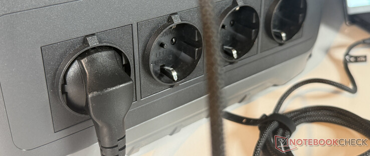 Anker Solix C1000 Gen 2 ha ancora quattro prese CA nella parte anteriore