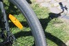 Gli pneumatici offrono un'aderenza decente, ma non sono pneumatici da MTB