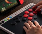 Il nuovo controller arcade di 8bitdo, disponibile dal 15 luglio 2025. (Fonte: 8bitdo)