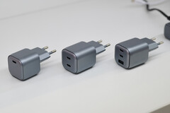 Sono disponibili tre nuovi caricabatterie da 100 W dotati di una, due o tre porte USB