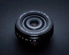 Fujifilm presenta un obiettivo da 23 mm particolarmente compatto per le fotocamere Fujifilm serie X. (Fonte: Fujifilm)