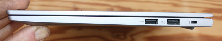 A destra: 2x USB-A 3.0, slot Kensington