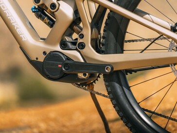 La bici è equipaggiata con l'Avinox M2S