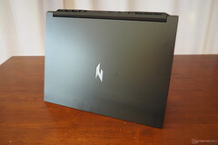 Un corridore di lungo corso: Quasi nessun notebook da gioco può resistere più a lungo di Nitro V 16 AI. (Fonte: Notebookcheck)