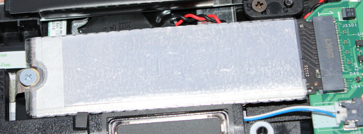 Un SSD PCIe 4 funge da unità di sistema.