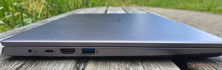 Porte, a sinistra: presa di ricarica, Thunderbolt 4, HDMI 2.0, USB-A 3.2 Gen1