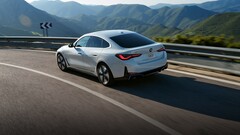 L'imminente BMW i4 eDrive35 succederà alla eDrive40 come variante più economica dell'elegante EV tedesco (Immagine: BMW)