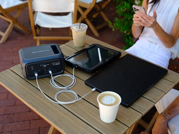 Bluetti Elite 10 pesa solo 1,8 kg (3,97 libbre) (Fonte: Bluetti)