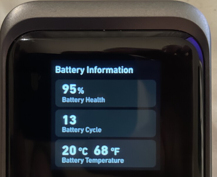 Informazioni sulla batteria. (Foto: Andreas Sebayang/Notebookcheck.com)