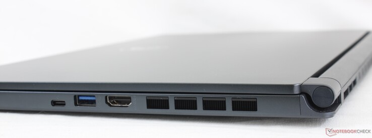 A destra: USB-C + Thunderbolt 4 con DisplayPort e Power Delivery, USB-A 3.2 Gen. 1, HDMI 2.0